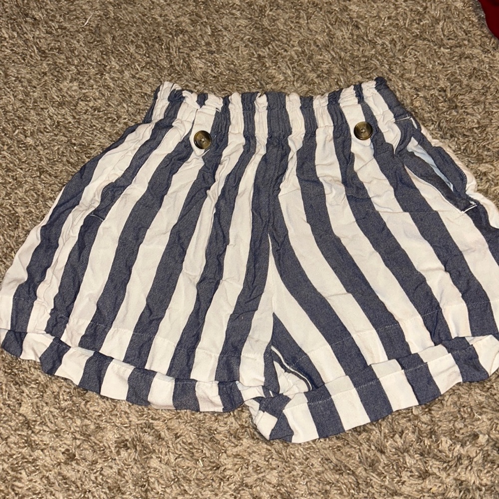 striped flowy shorts